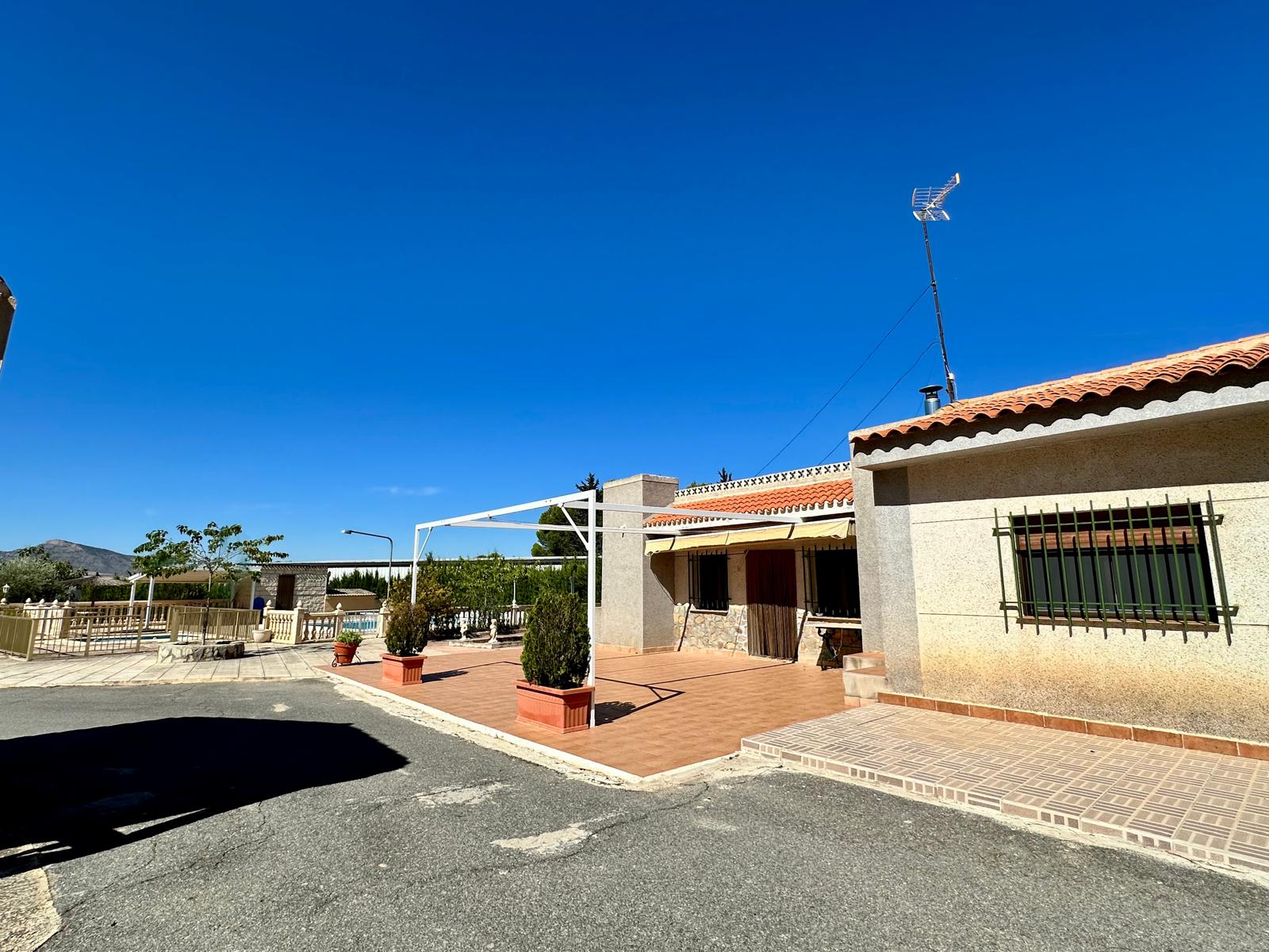 Vrijstaande villa te koop in Yecla