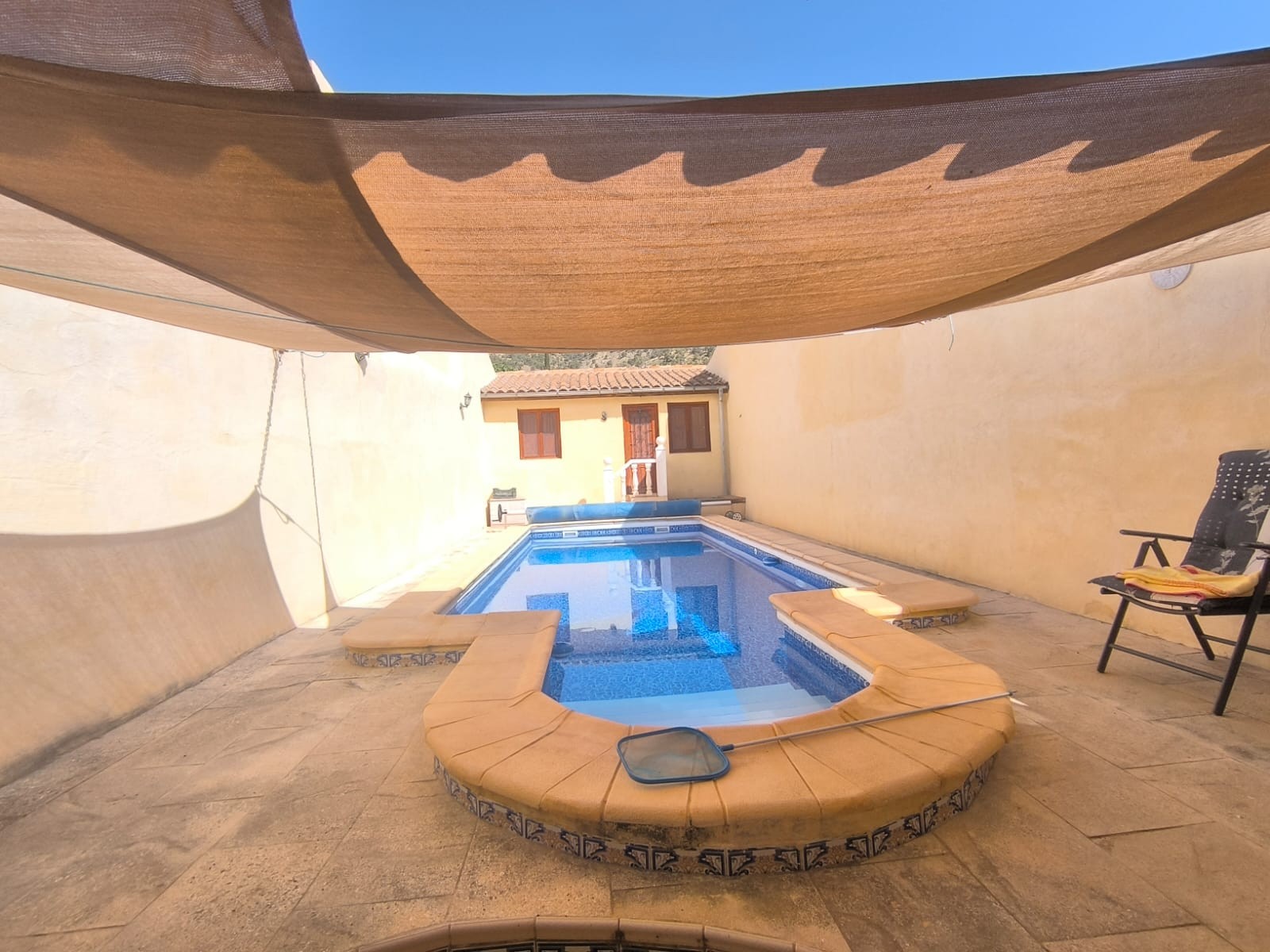Vrijstaande villa te koop in Monóvar