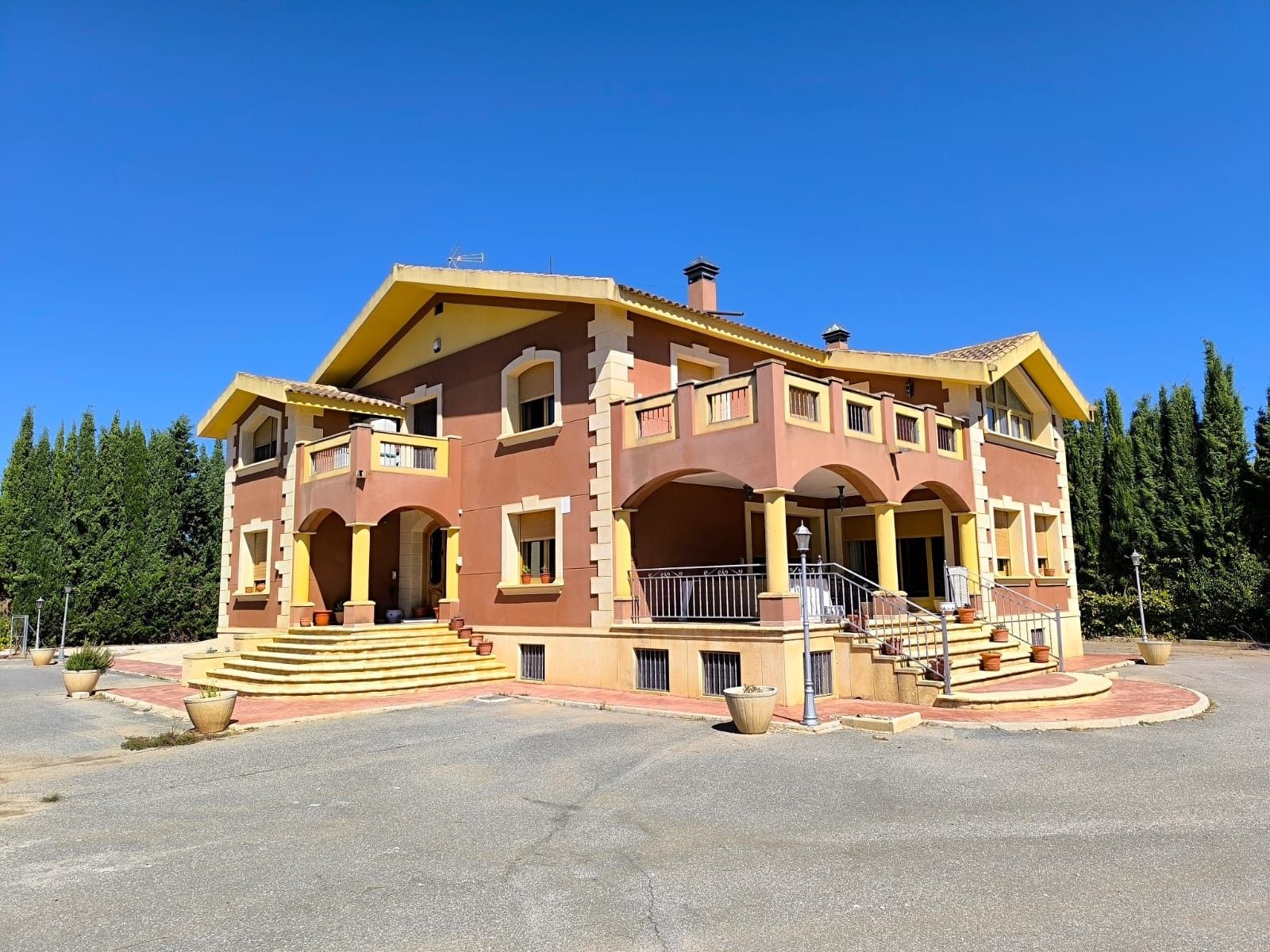 Villa en Yecla